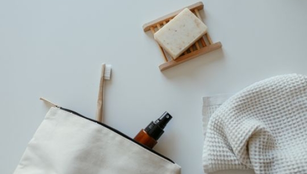 Une trousse de toilette zéro déchet